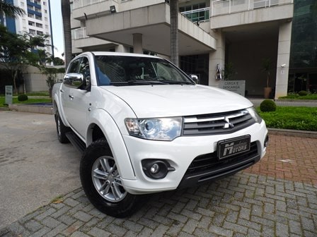 Mitsubishi L200 Triton traz uma picape estável