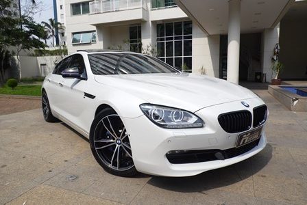 carro de luxo branco