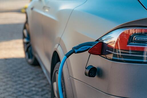 Carros elétricos no Brasil: vantagens e desvantagens